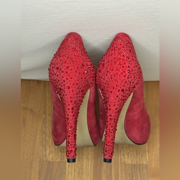 Nine West Ruby‑Red Suede Heels – Size 7M – Rhinestone Detail - Picture 7 of 9